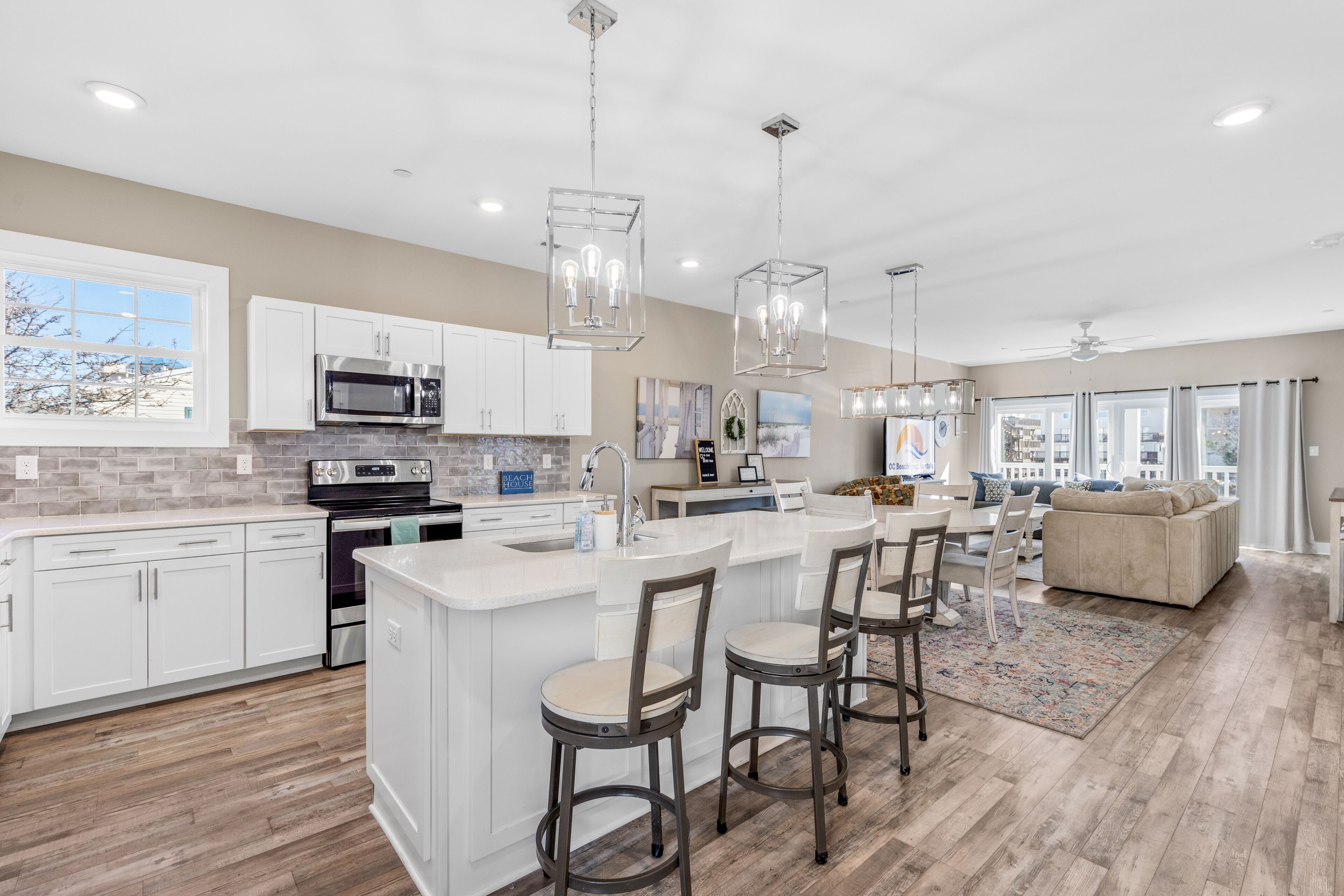 ثلاجة، ميكروويف، فرن، موقد طهي مسطح