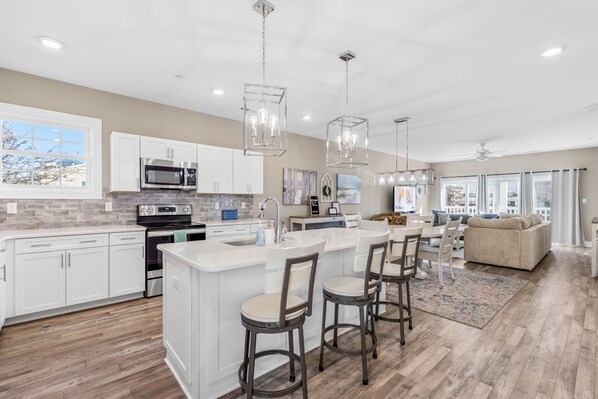 Fridge, microwave, oven, stovetop - ⭐️STUNNING New Construction Steps to Beach Pool Parking ⭐️ (Ocean City)