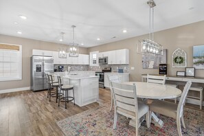 Fridge, microwave, oven, stovetop - ⭐️STUNNING New Construction Steps to Beach Pool Parking ⭐️ (Ocean City)