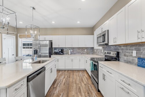 ⭐️STUNNING New Construction Steps to Beach Pool Parking ⭐️