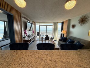 Smart TV, fireplace - Nova Lux/Amazing Oceanfront. (Myrtle Beach)