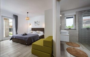 4 Schlafzimmer, Bügeleisen/Bügelbrett, Reisekinderbett, kostenloses WLAN
