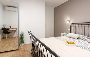 2 soverom, strykejern/-brett, reiseseng for barn og wi-fi (inkludert)