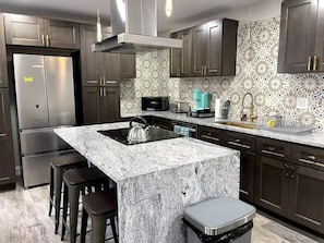 Fridge, microwave, oven, stovetop - Historic Victorian Comforts

 (Burlington)