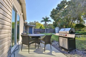 屋外ダイニングエリア