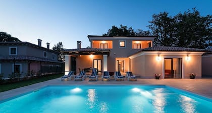 Stunning home in Svetvincenat with WiFi