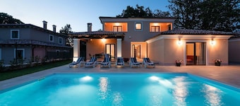 Stunning home in Svetvincenat with WiFi