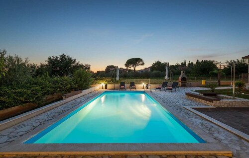 Stunning home in Kastelir-Labinci