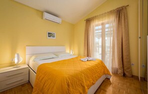 2 soverom, reiseseng for barn, wi-fi (inkludert) og sengetøy