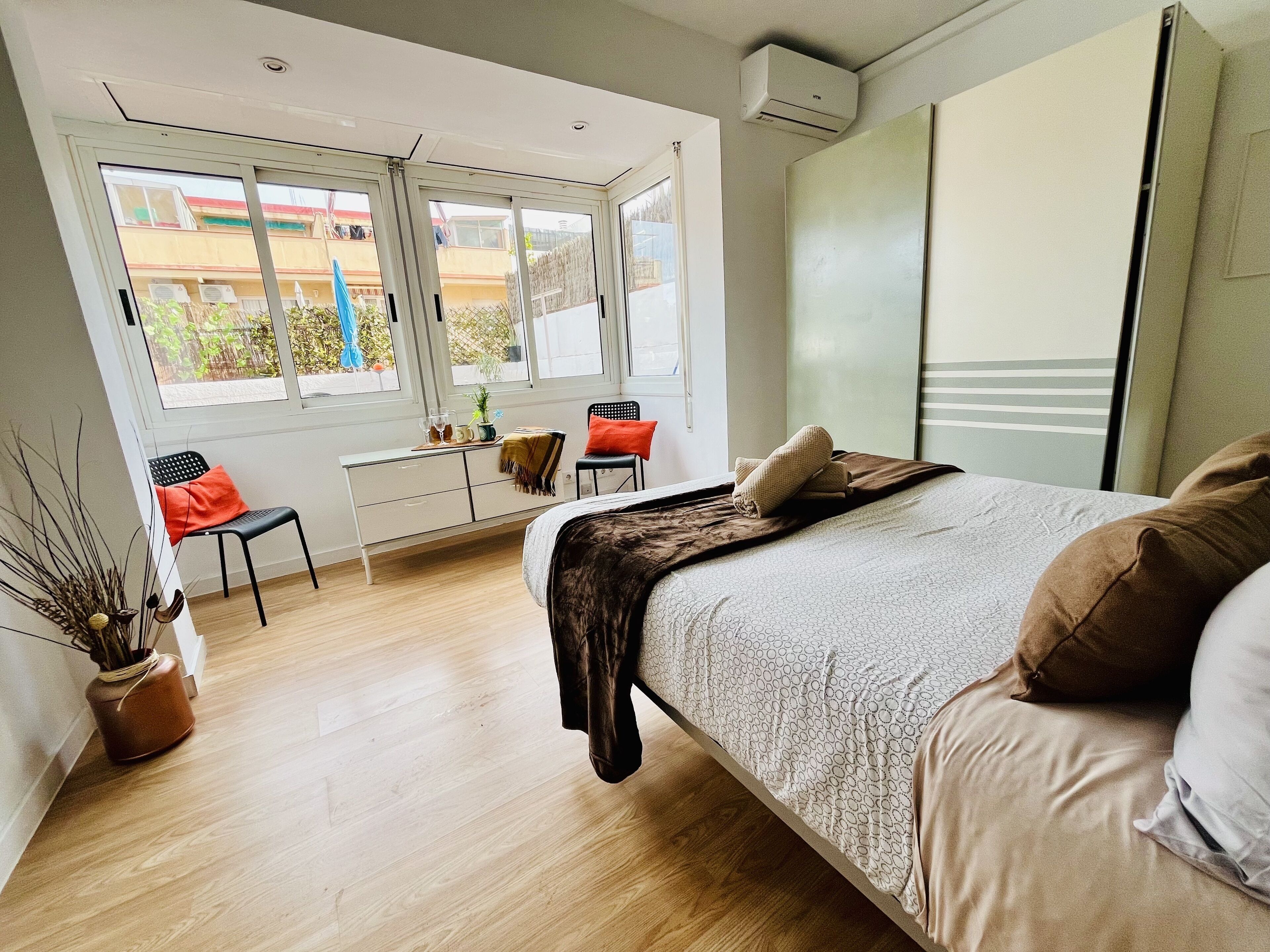 2 bedrooms, iron/ironing board, travel crib, free WiFi