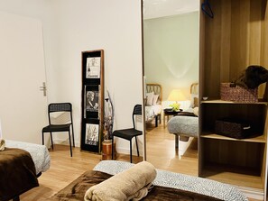 2 chambres, fer et planche à repasser, lit parapluie, Wi-Fi gratuit