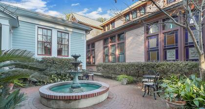 Cozy & Clean, Pet Friendly Belvedere Cottage, 2 blocks to Forsyth Park.