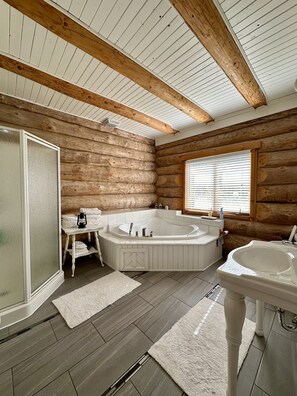 Dusche, Handtücher, Seife, Shampoo