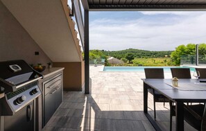 Outdoor dining - Gorgeous home in Porec (Porec)