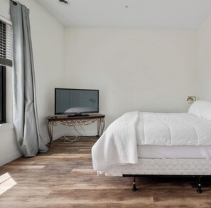 1 habitación, tabla de planchar con plancha, wifi gratis y ropa de cama 