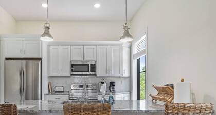 Luxe South Broadway Apartment