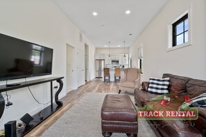 Smart TV - Luxe South Broadway Apartment (Saratoga Springs)