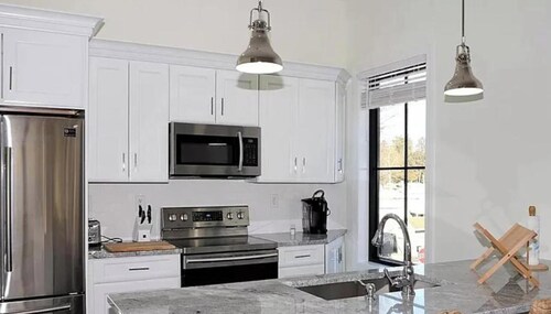 Luxe South Broadway Apartment