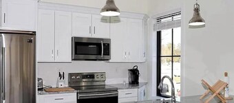 Luxe South Broadway Apartment