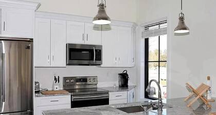 Luxe South Broadway Apartment