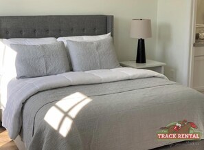 1 soverom, strykejern/-brett, wi-fi (inkludert) og sengetøy