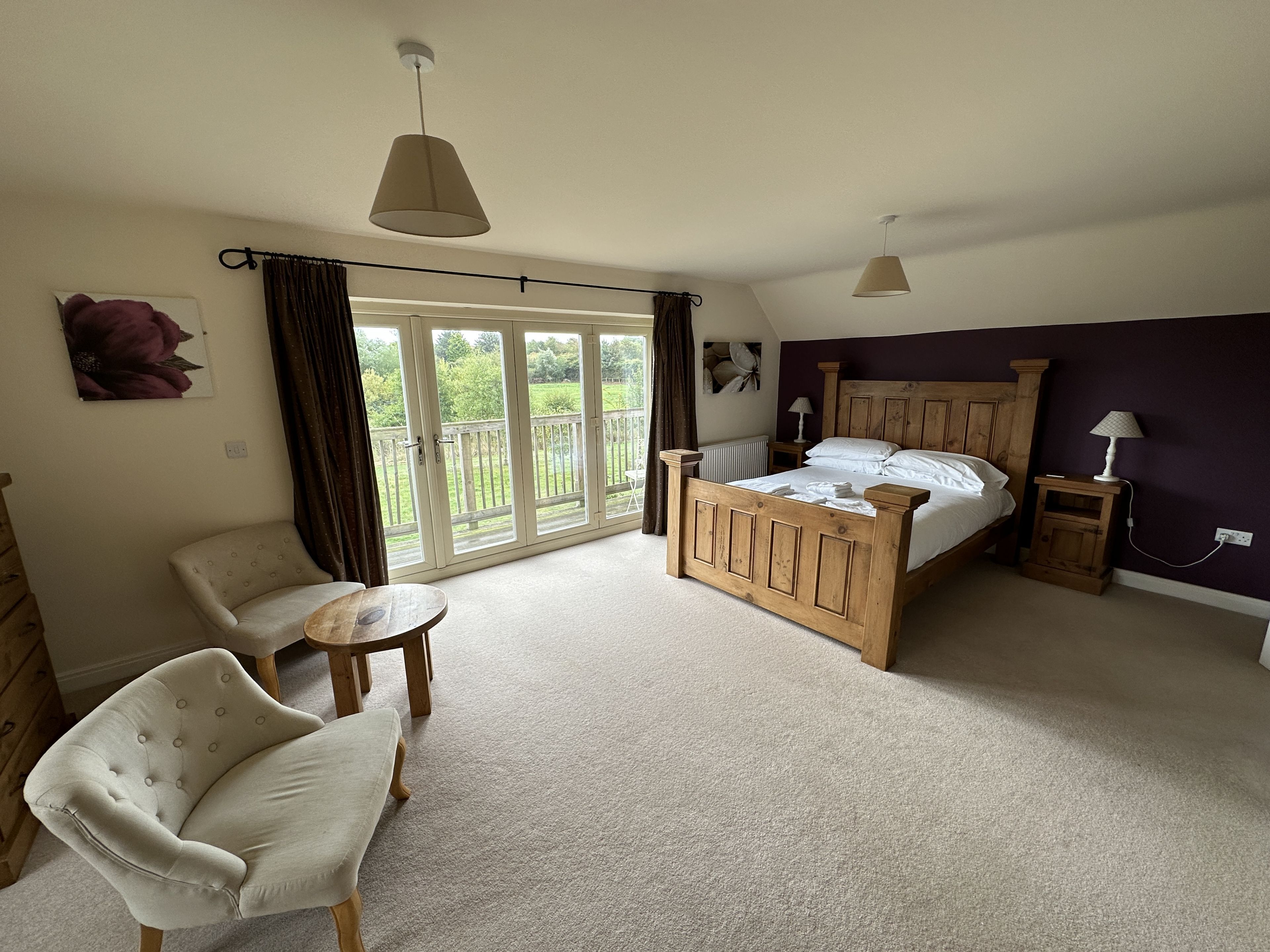 8 多间卧室、熨斗/熨衣板、免费 WiFi、床单