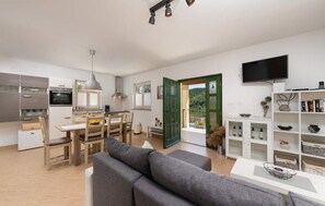 Interior - 2 bedroom beautiful home in Pican (Pican)