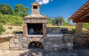 Property grounds - 2 bedroom beautiful home in Pican (Pican)