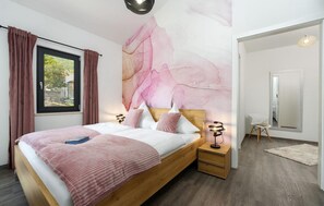4 bedrooms, iron/ironing board, travel cot, free WiFi - Amazing home in Martina with sauna (Martina)