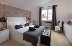 4 bedrooms, iron/ironing board, travel cot, free WiFi