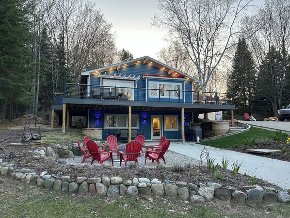 Exterior - Blue Moo Cottage (Rapid City)