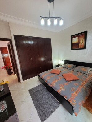 1 chambre, fer et planche à repasser, Wi-Fi, draps fournis