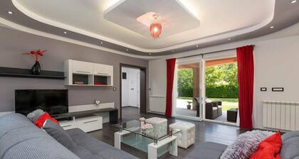 Lovely home in Motovun with WiFi