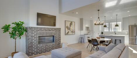 TV, fireplace