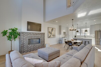 Modern Downtown Provo Townhome w/ Balcony!