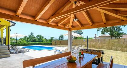 Gorgeous home in Rabac with WiFi