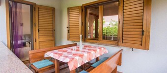 Awesome home in Porec with WiFi