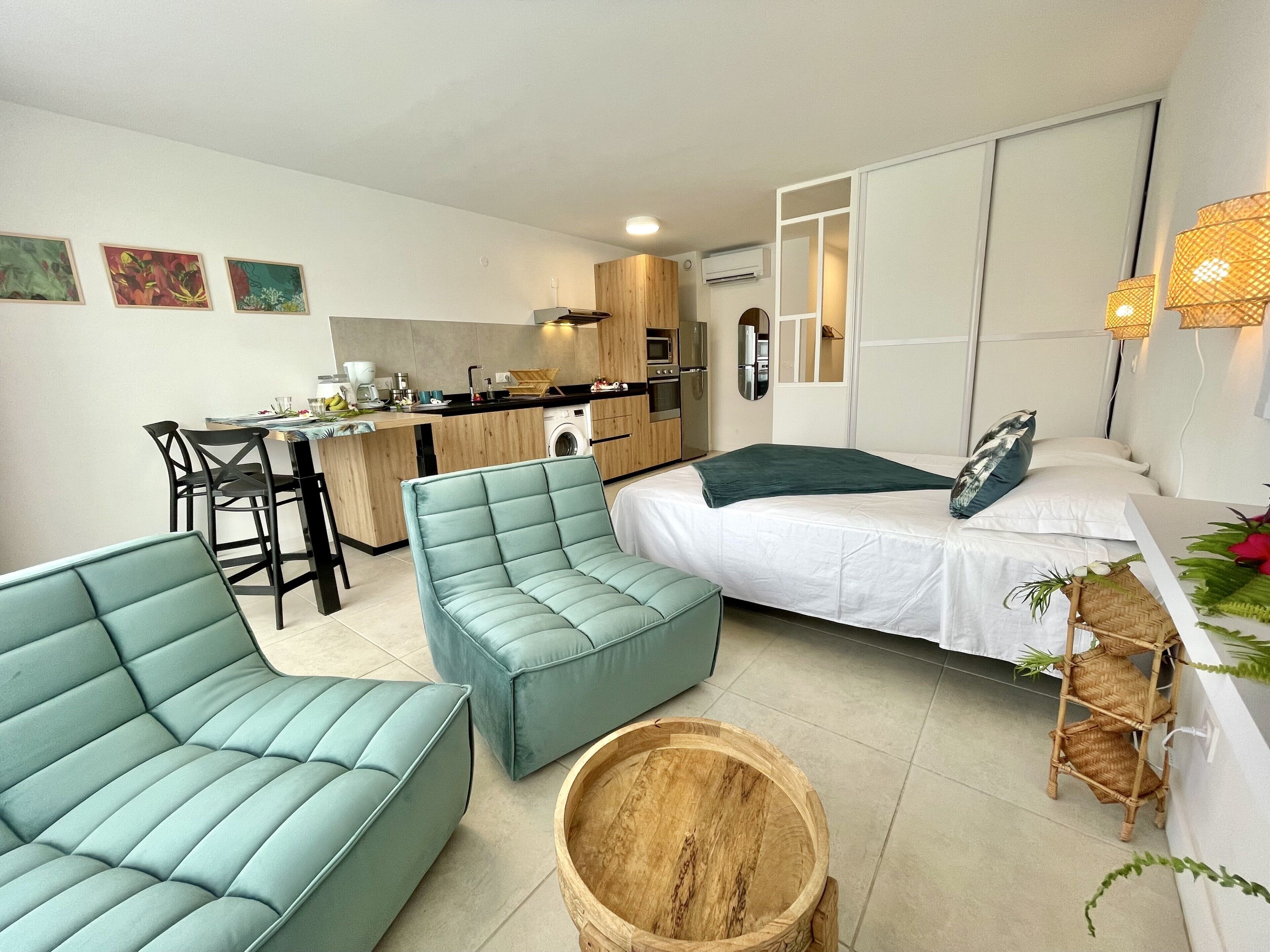 Iron/ironing board, travel cot, WiFi, bed sheets