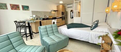 アイロン / アイロン台、旅行用ベビーベッド、WiFi、ベッドシーツ