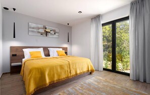 4 habitaciones, tabla de planchar con plancha y cuna de viaje