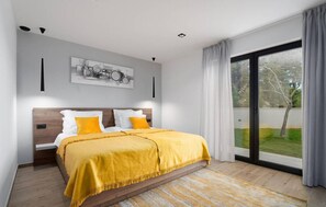 4 bedrooms, iron/ironing board, travel cot, free WiFi