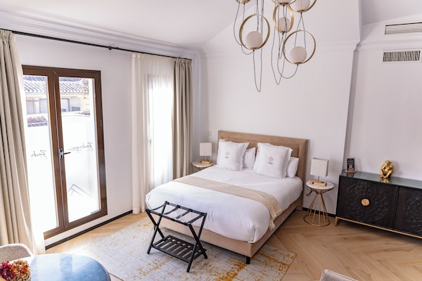 Habitación Deluxe doble, vistas a la montaña, en una planta alta | Sábanas de algodón egipcio y ropa de cama de alta calidad