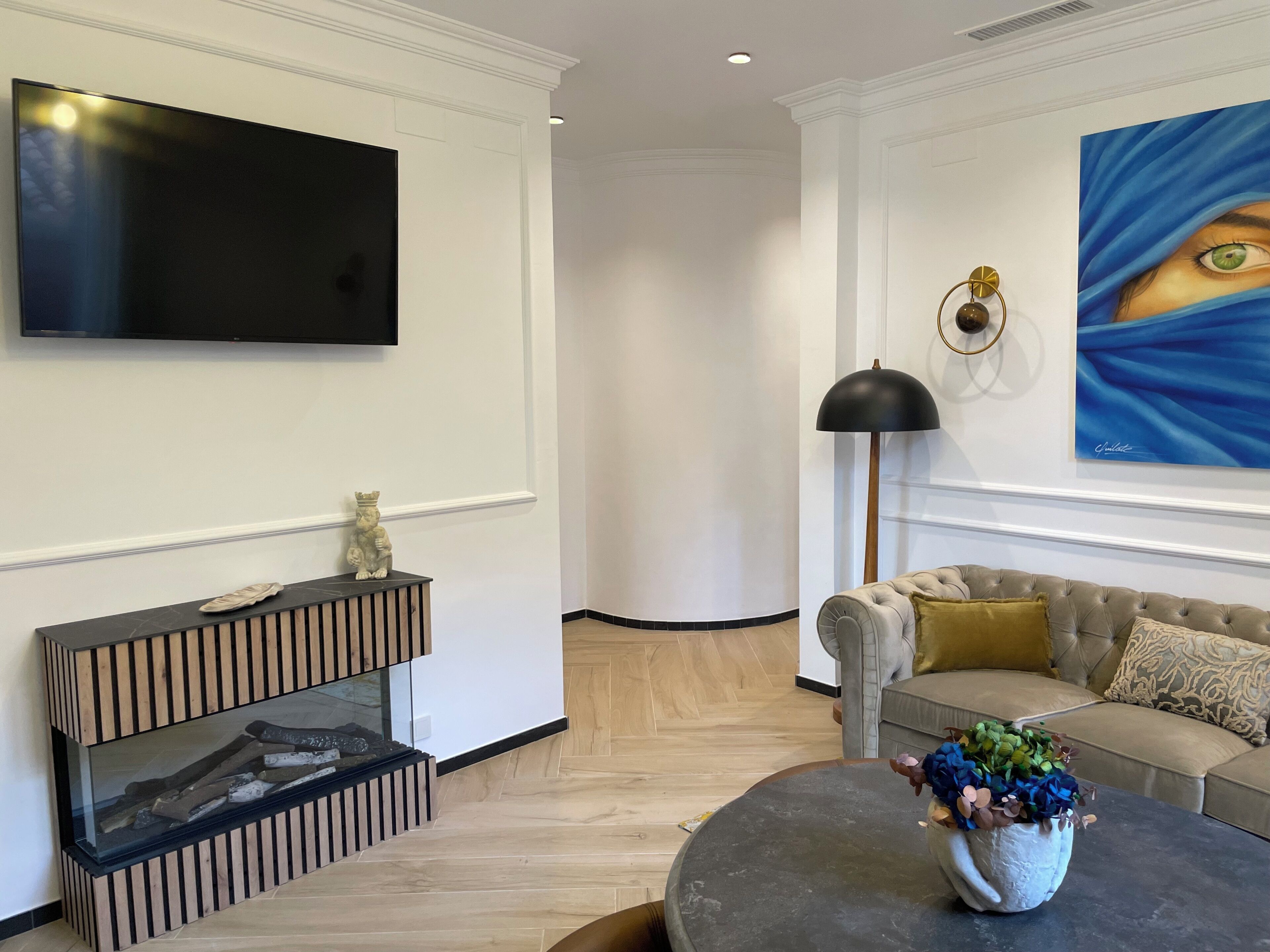 Living area | 43-inch LED TV with digital channels, Netflix, streaming services