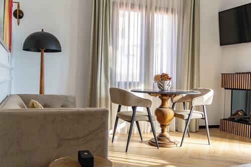 Deluxe Double Room, Mountain View, Tower | Living area