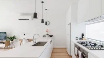 Fridge, microwave, oven, stovetop