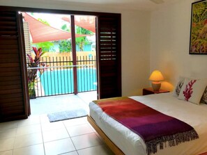 3 bedrooms, iron/ironing board, WiFi, bed sheets - Spacious 3 Bedroom villa with large pool (Port Douglas)