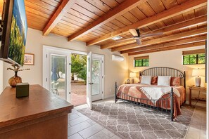 6 soverom, strykejern/-brett, reiseseng for barn og wi-fi (inkludert)