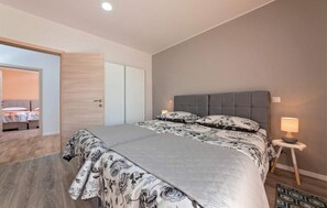 2 bedrooms, iron/ironing board, free WiFi, bed sheets - Lovely apartment in Karojba (Karojba)