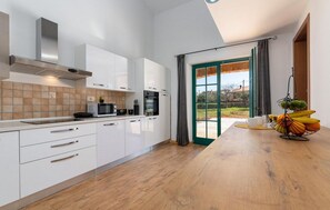 Kühlschrank, Ofen, Herdplatte, Geschirrspüler