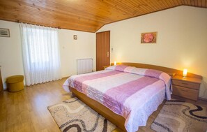 2 chambres, lit parapluie, Wi-Fi gratuit, draps fournis